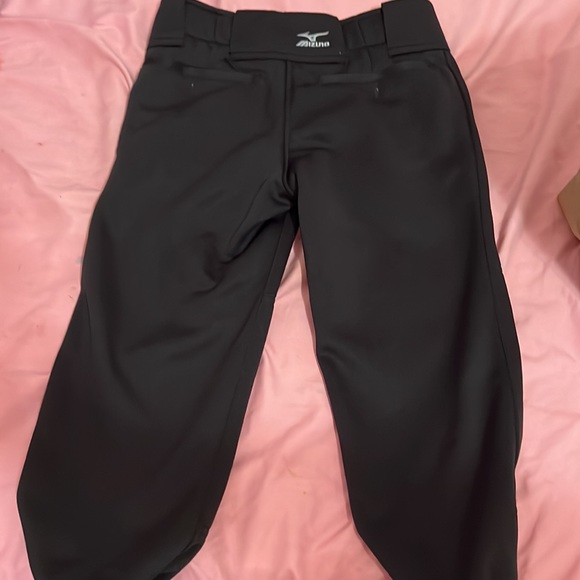 Gently worn softball pants - Picture 2 of 6